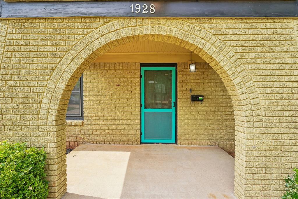 1928 NW 37th Street