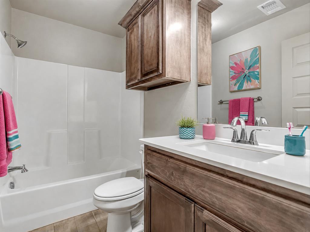 611 Red Cedar Way