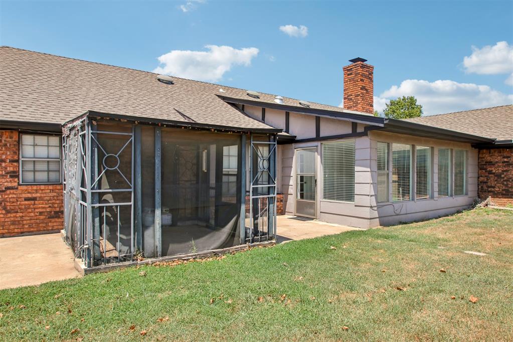 812 Dripping Springs Drive