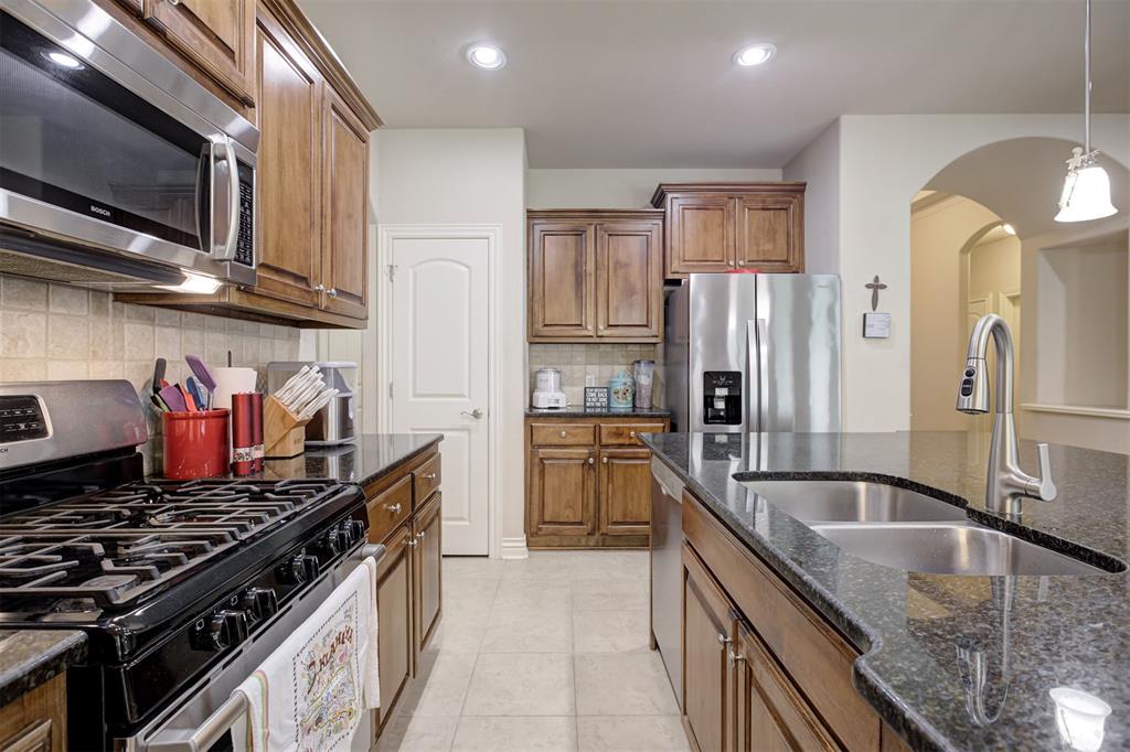 16300 W Petaluma Place
