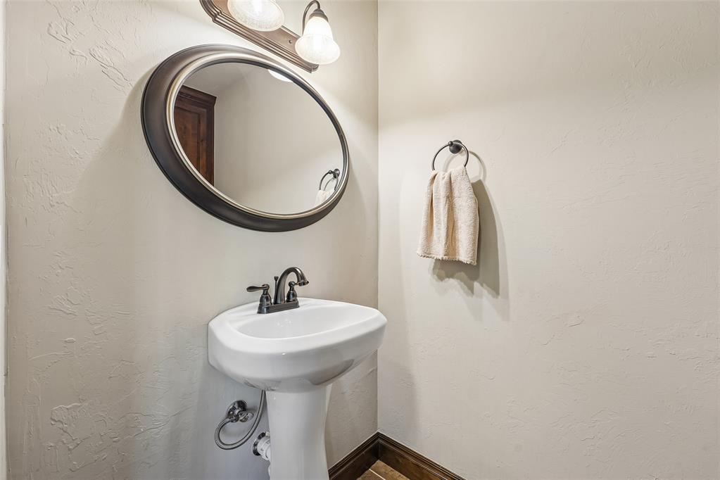 3917 Lakeshire Ridge Court