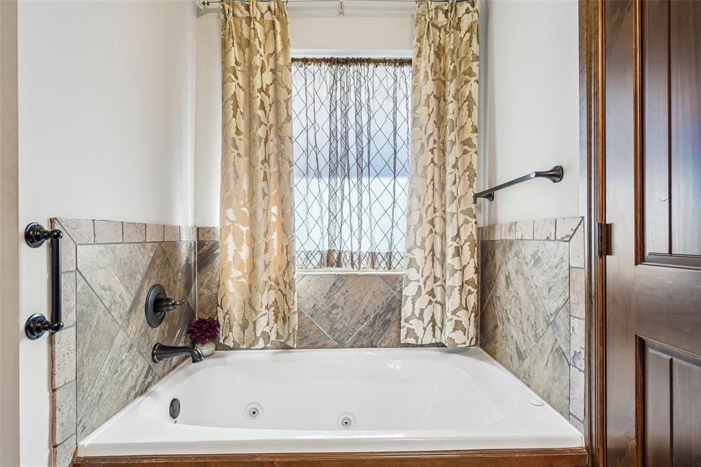 3917 Lakeshire Ridge Court