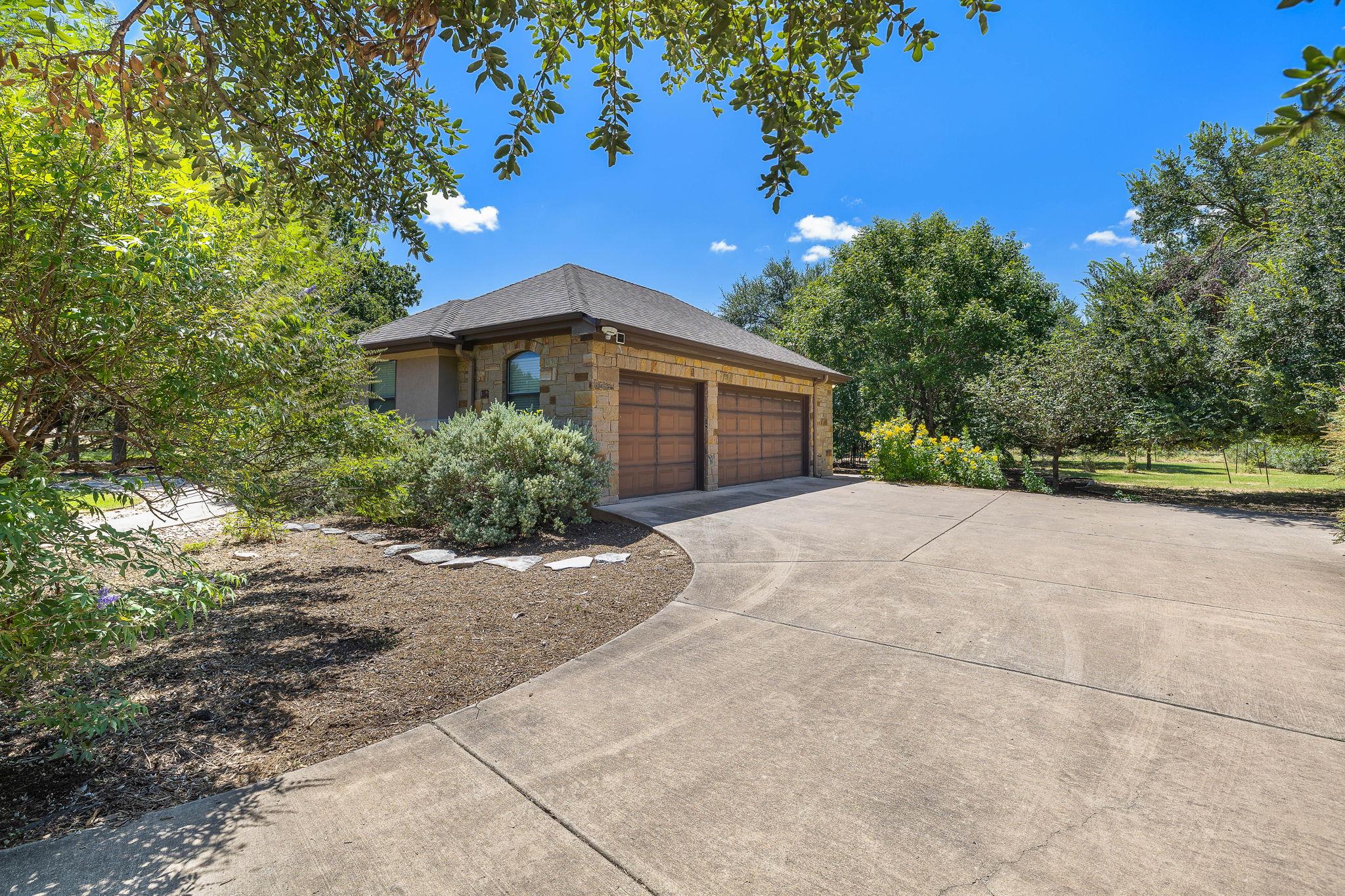 165 Silverado DR