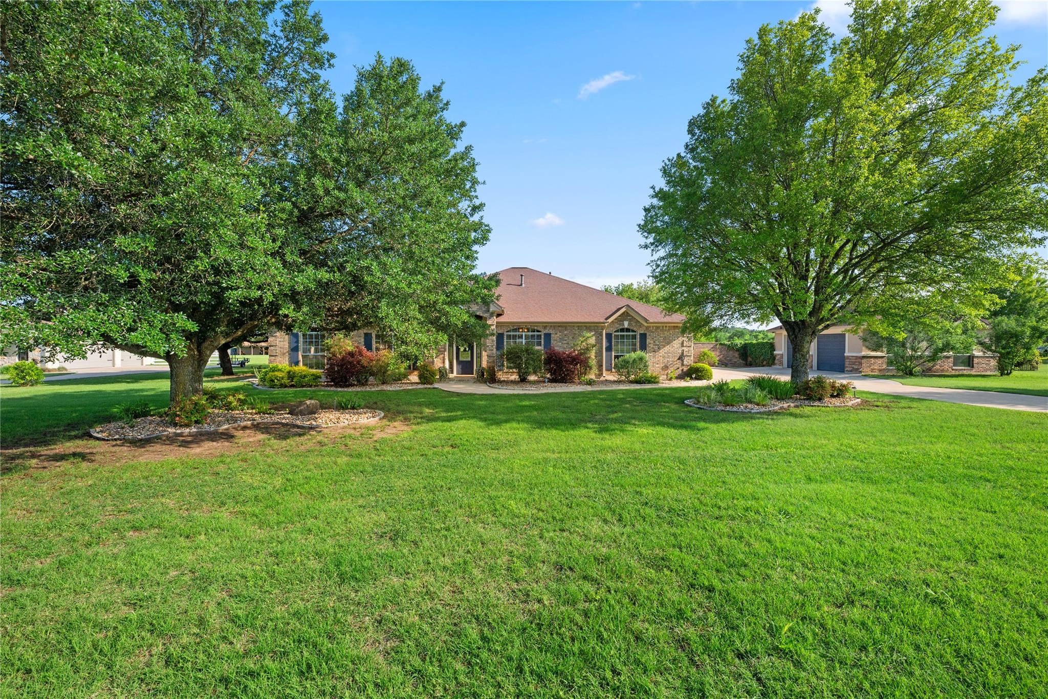 266 Courtnees WAY