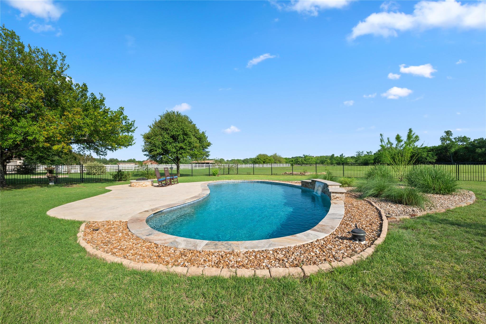 266 Courtnees WAY