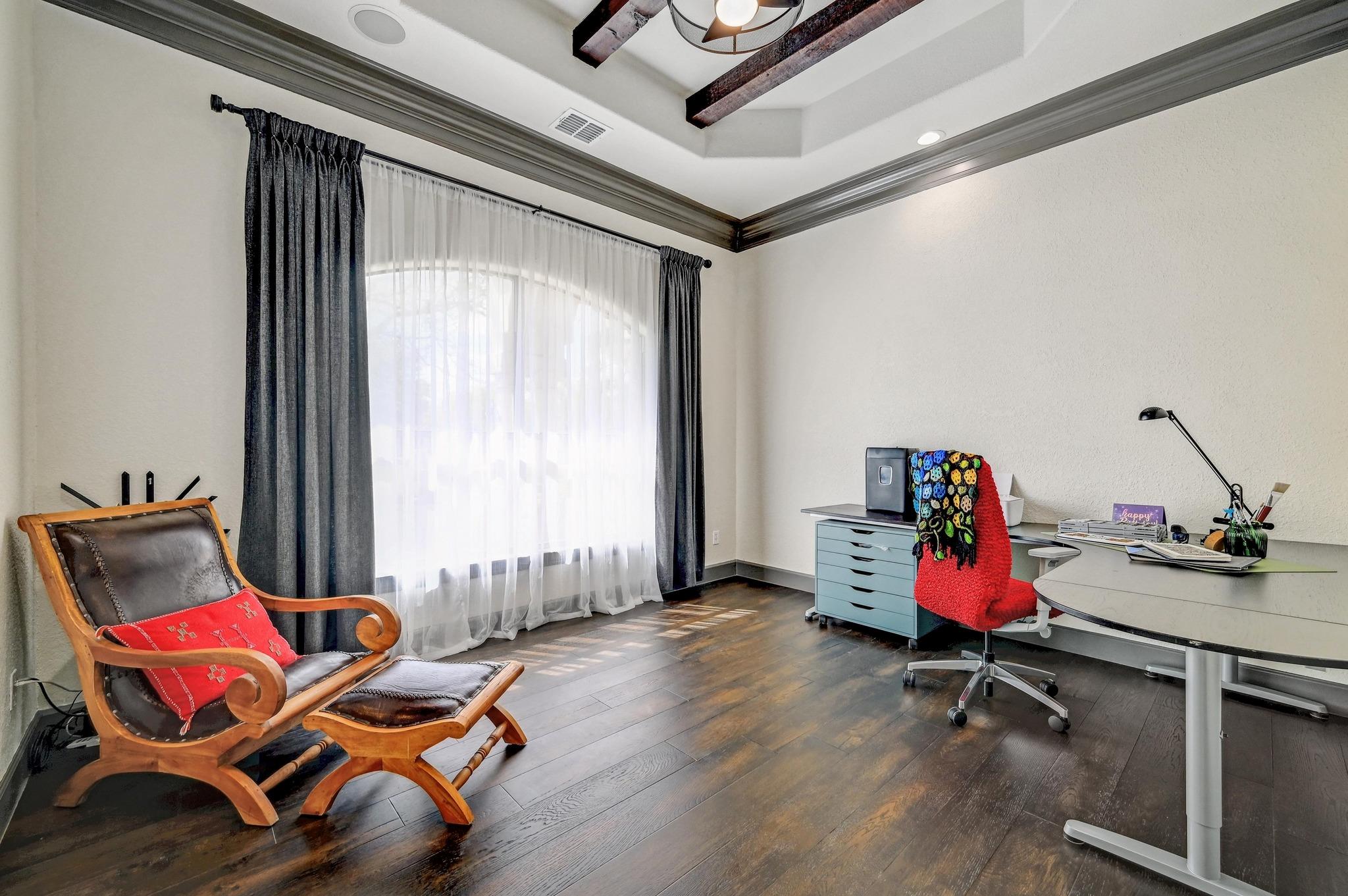 112 Roble Roja DR