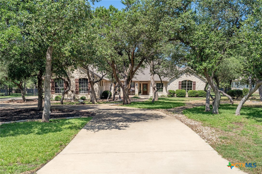 201 Roble Roja Drive