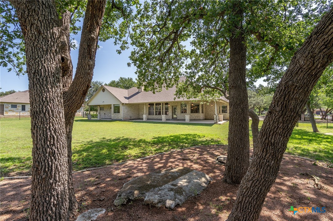 201 Roble Roja Drive