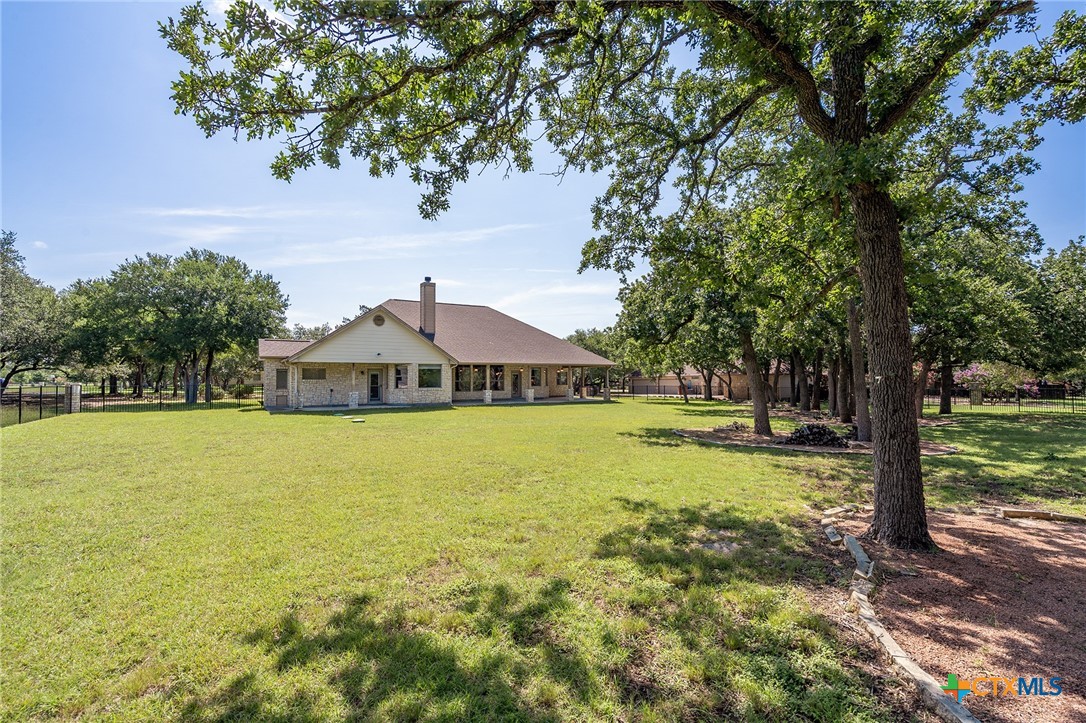 201 Roble Roja Drive