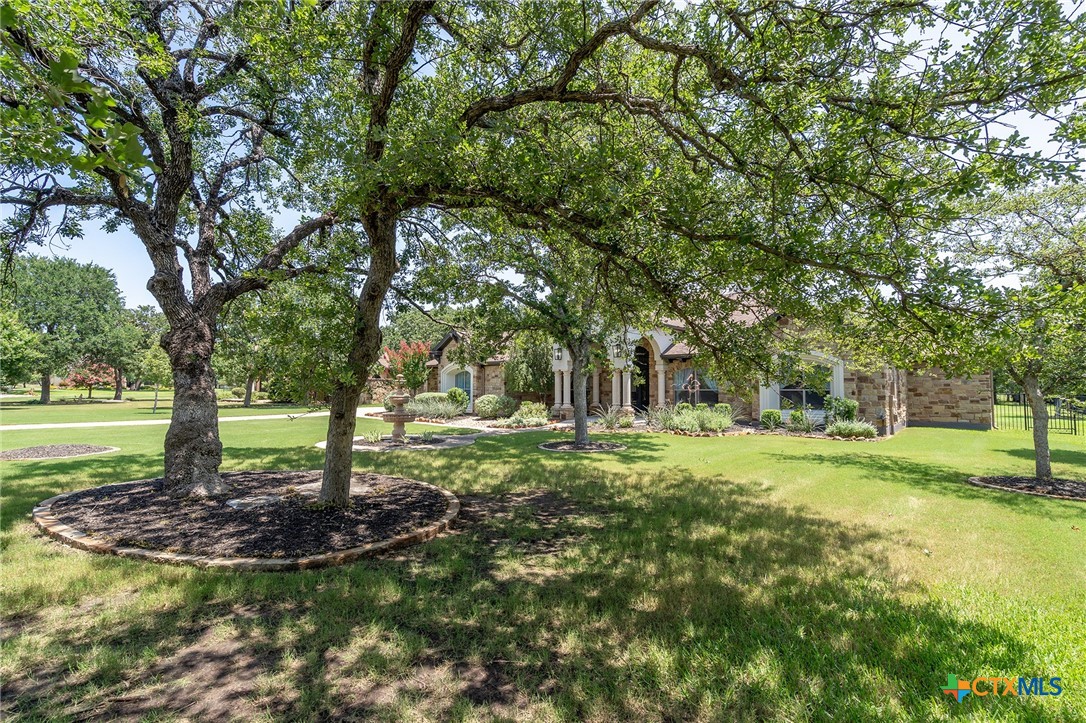 112 Roble Roja Drive