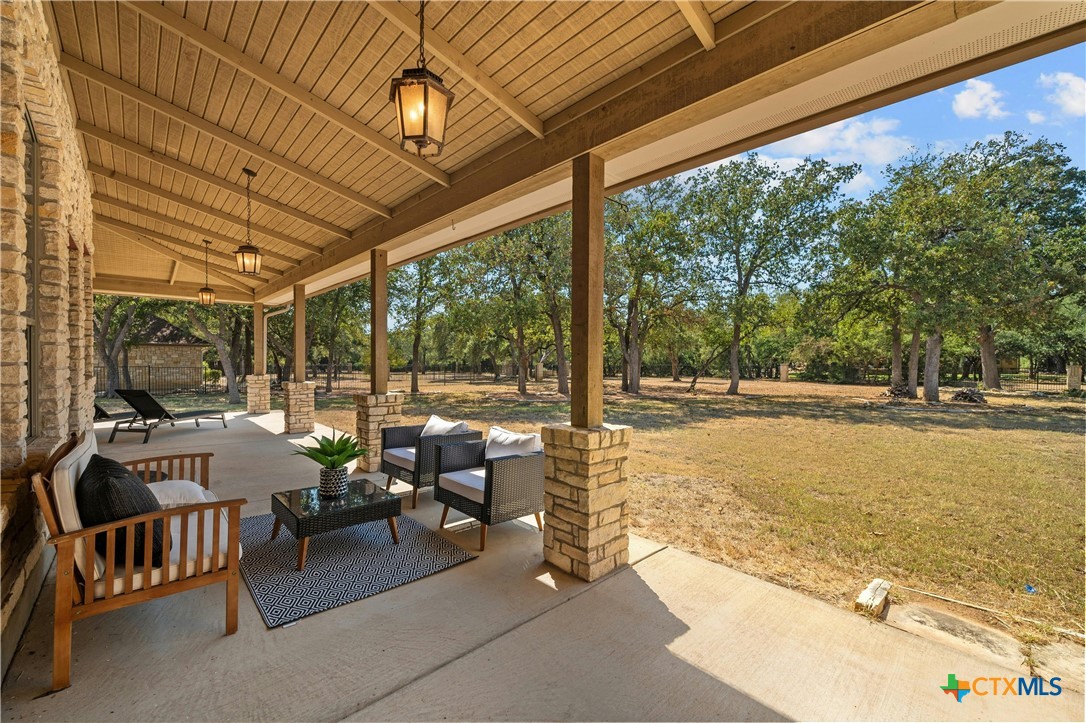 201 Roble Roja Drive