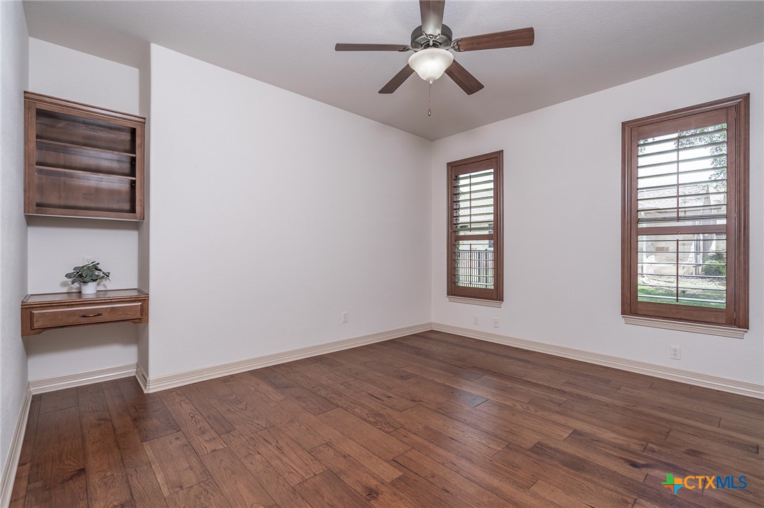 201 Roble Roja Drive