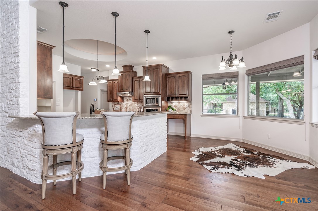 201 Roble Roja Drive