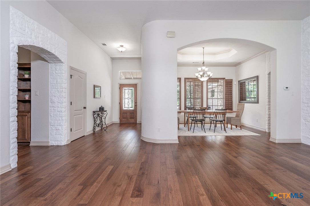 201 Roble Roja Drive