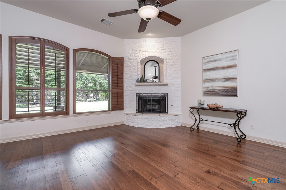 201 Roble Roja Drive