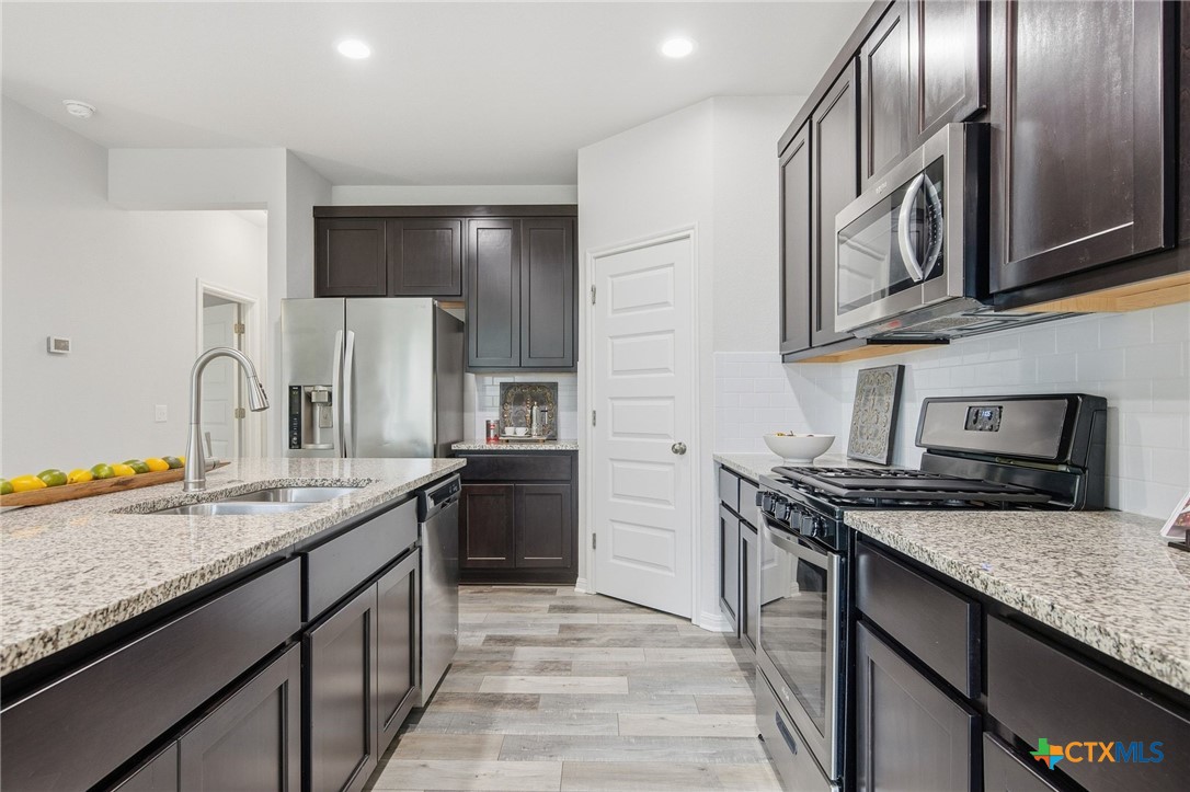 2211 Limestone Lake Drive 40