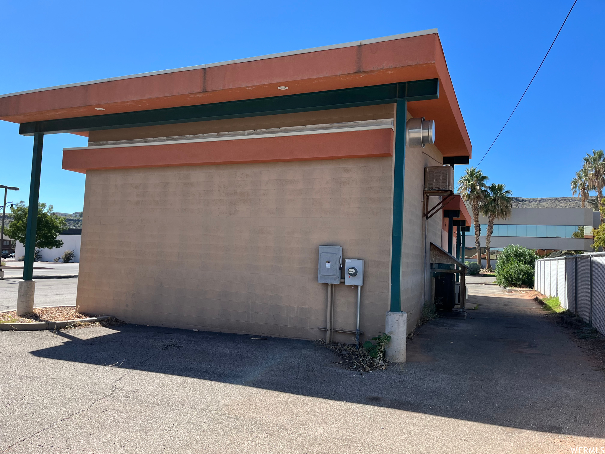190 W ST GEORGE