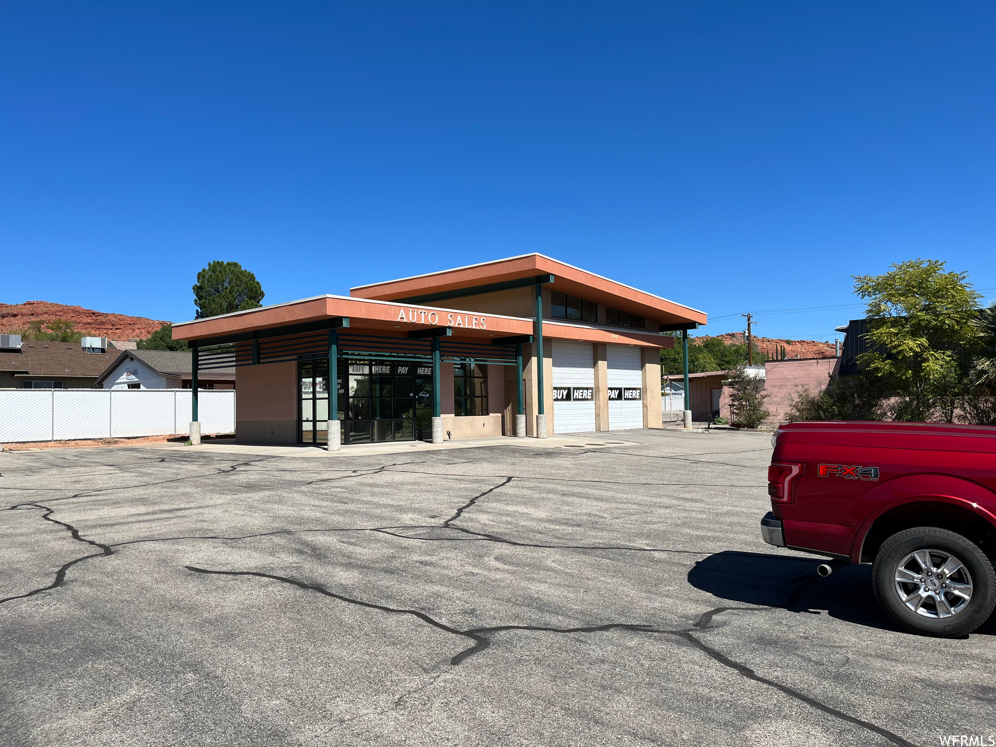 190 W ST GEORGE