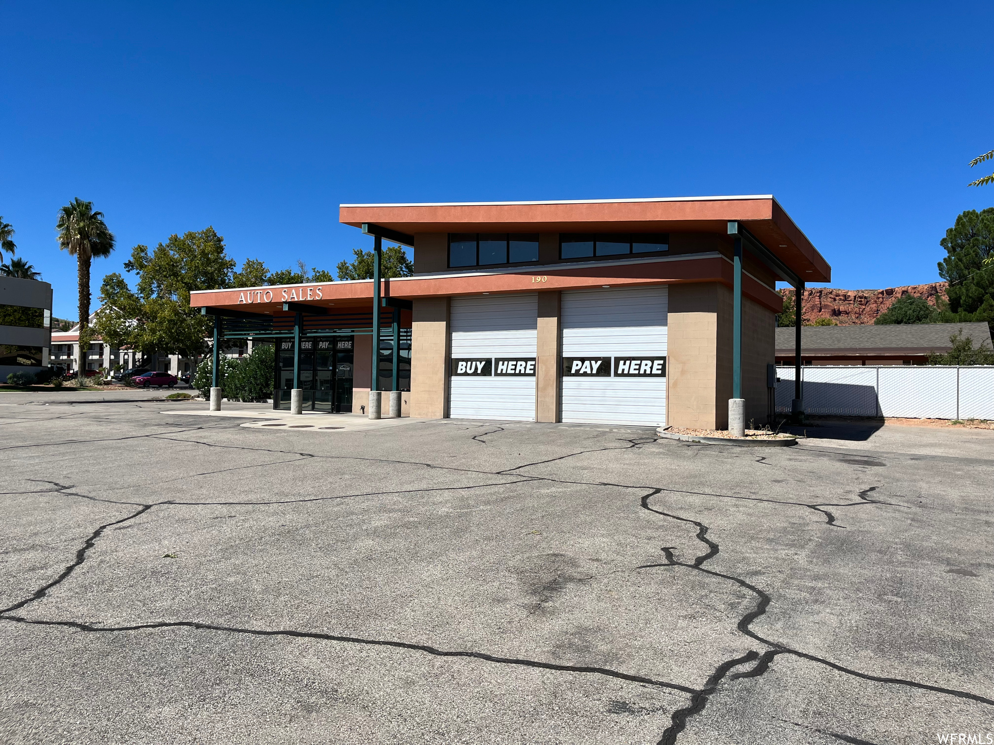 190 W ST GEORGE
