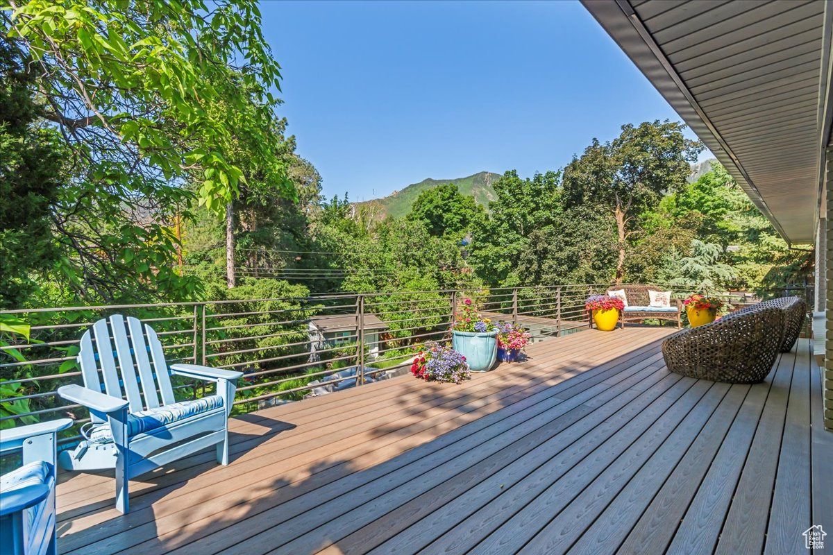 3501 E ROGER DR