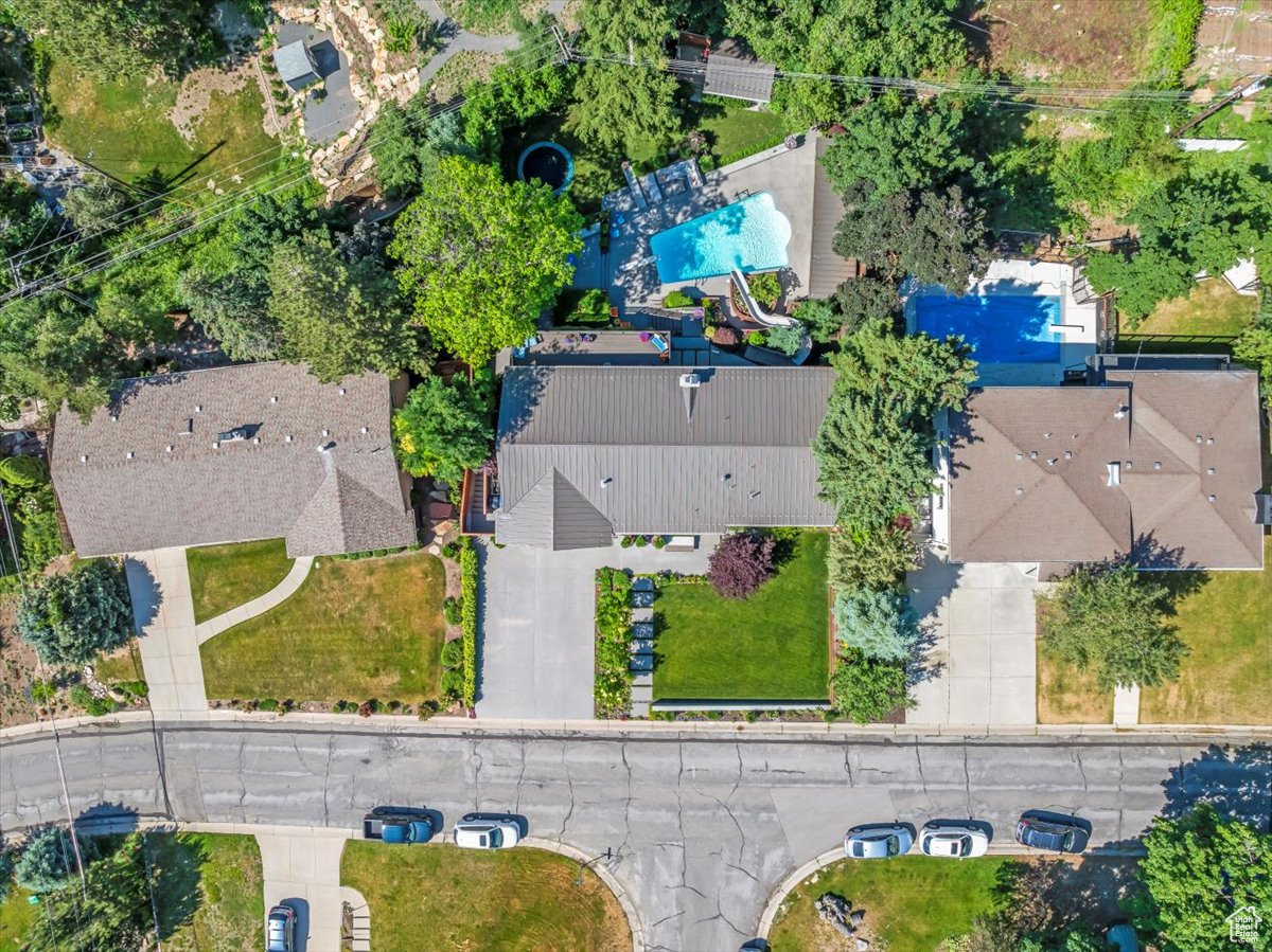3501 E ROGER DR