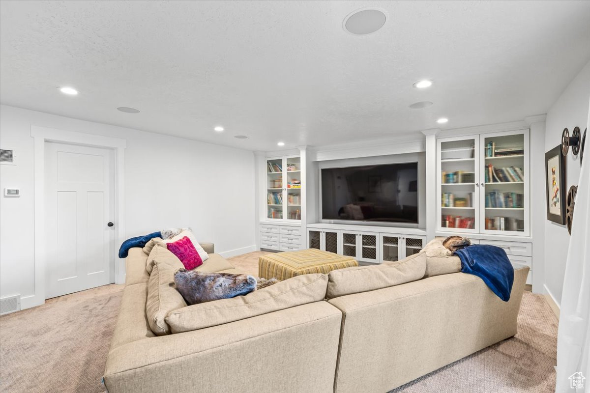 3028 E FOXWOOD CIR