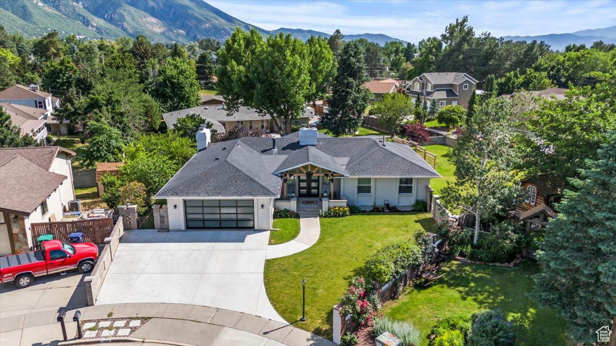 3028 E FOXWOOD CIR