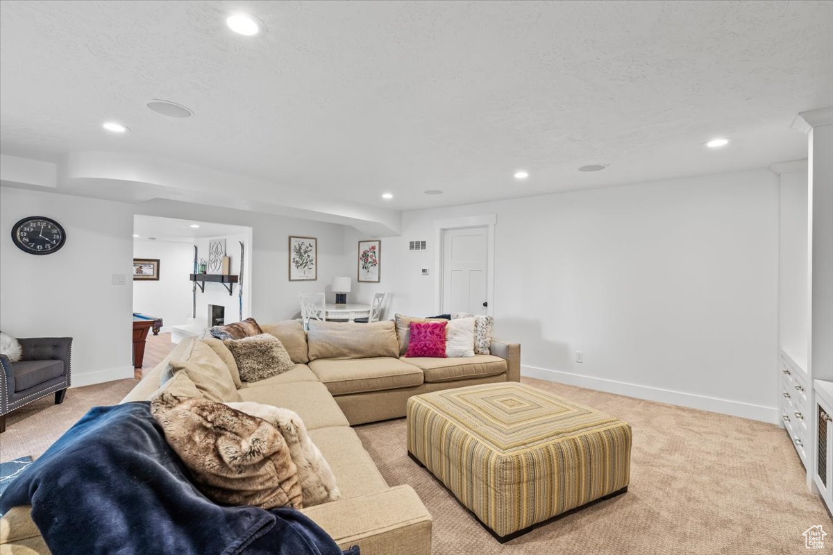 3028 E FOXWOOD CIR