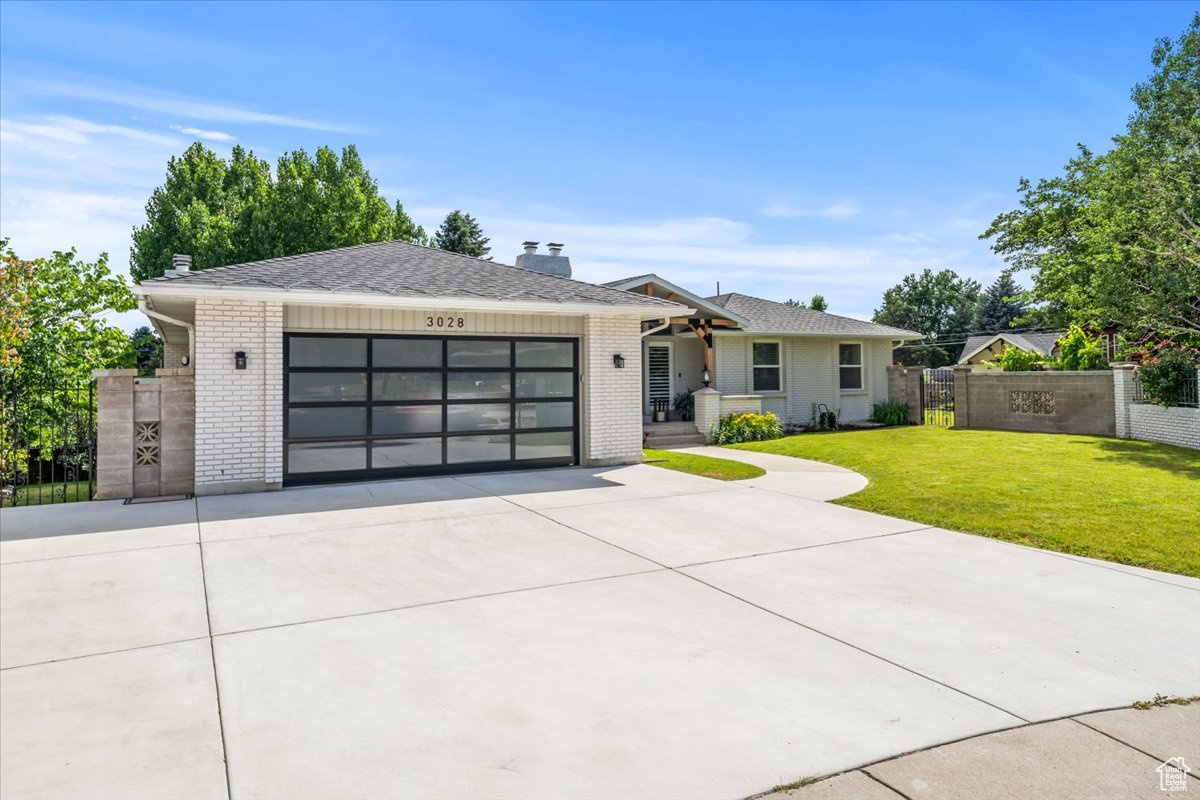 3028 E FOXWOOD CIR