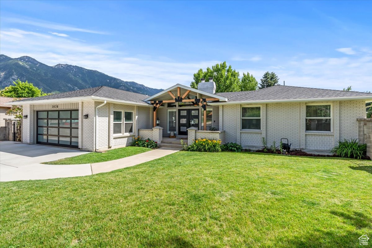 3028 E FOXWOOD CIR