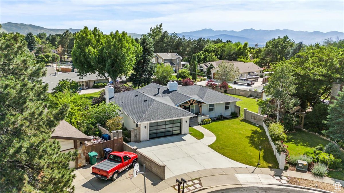 3028 E FOXWOOD CIR