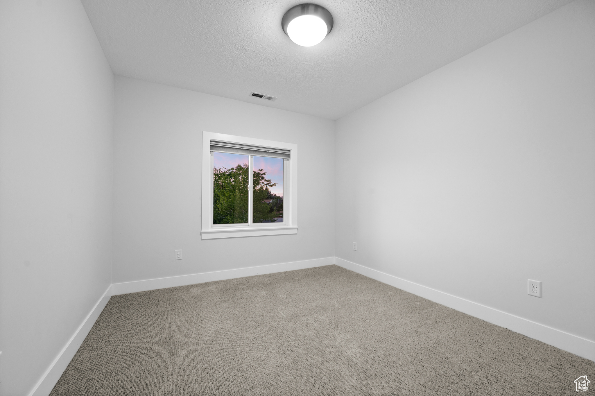 2692 E COMANCHE CIR