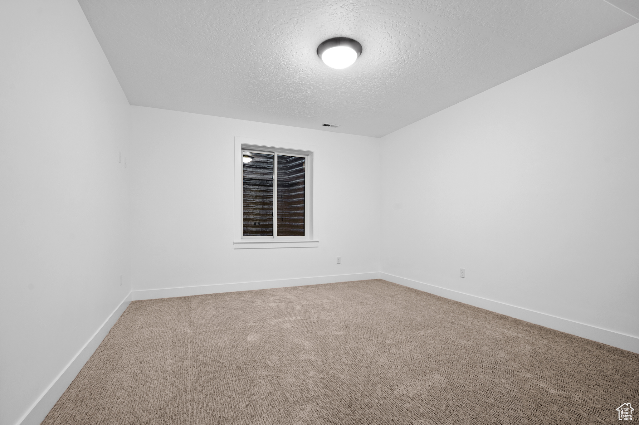 2692 E COMANCHE CIR