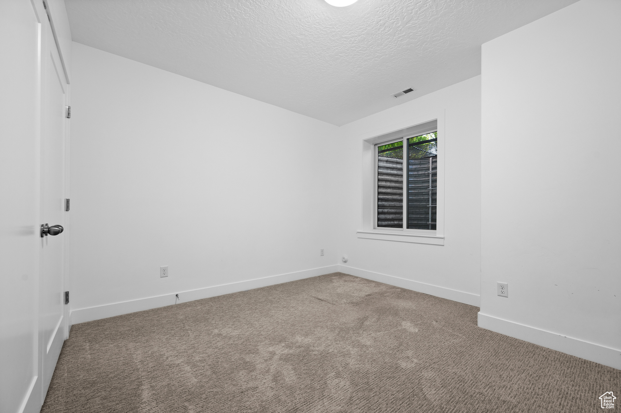 2692 E COMANCHE CIR