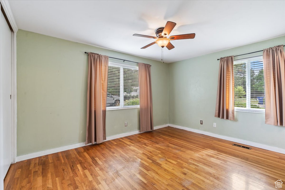 1926 E MOOR MONT DR
