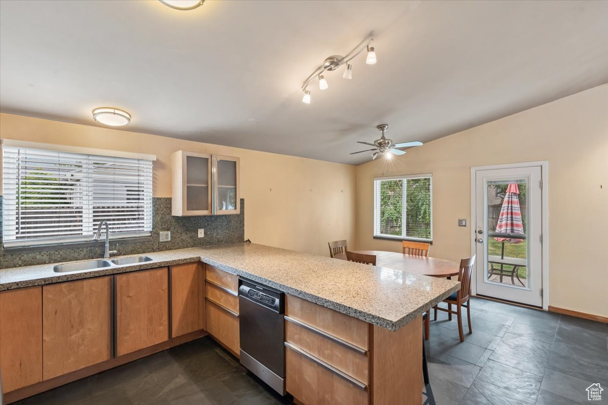 1926 E MOOR MONT DR