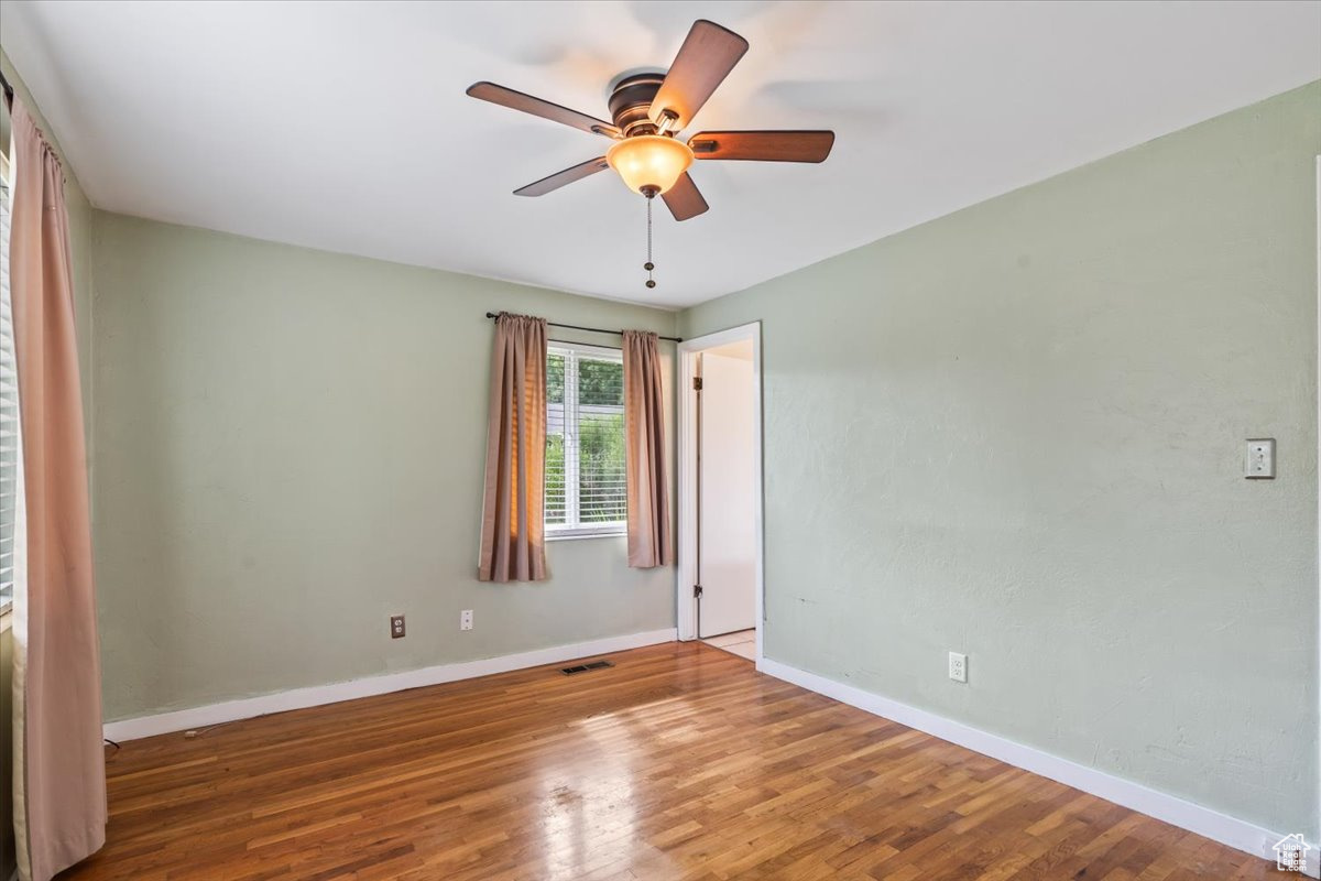 1926 E MOOR MONT DR
