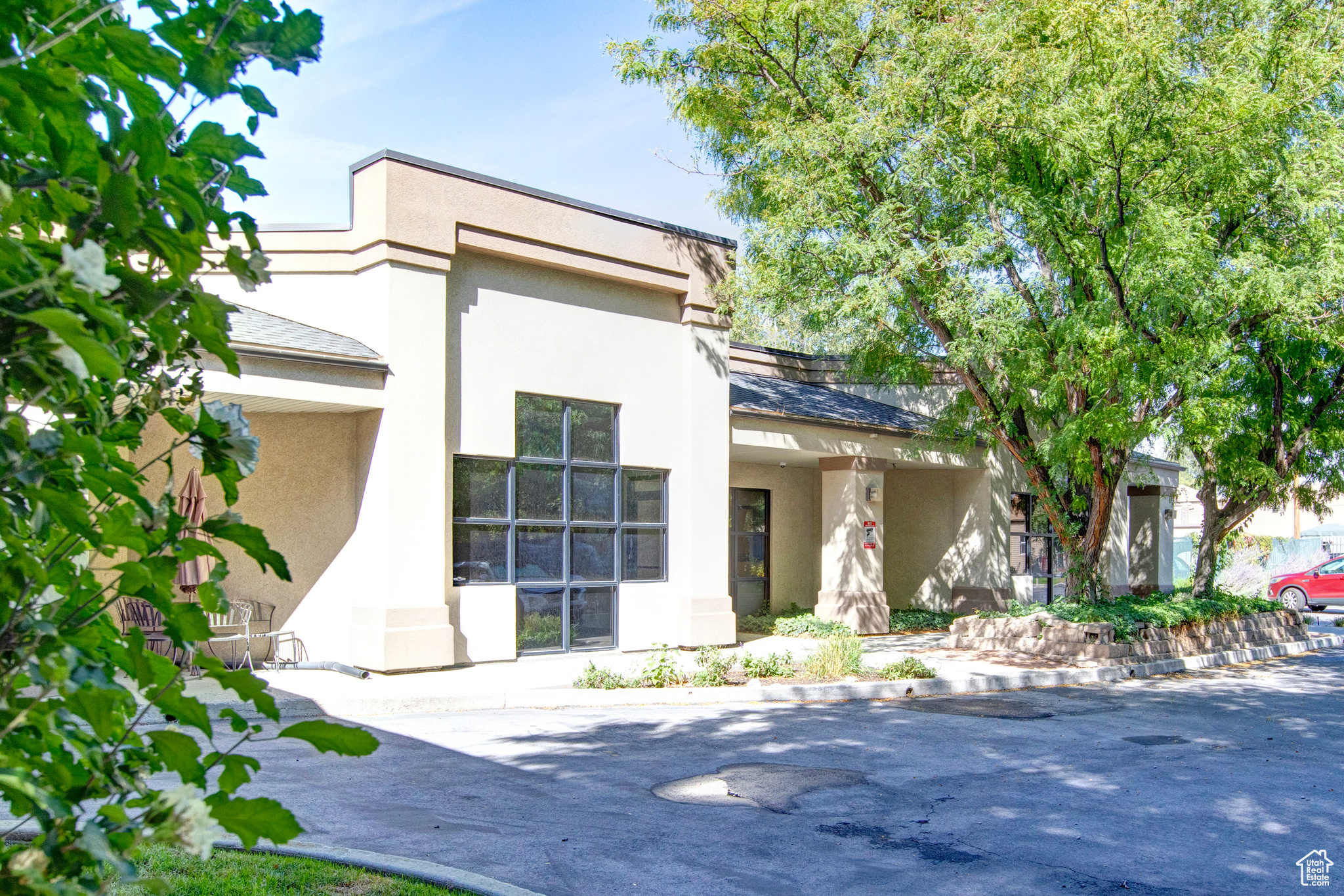 154 E FORD AVE