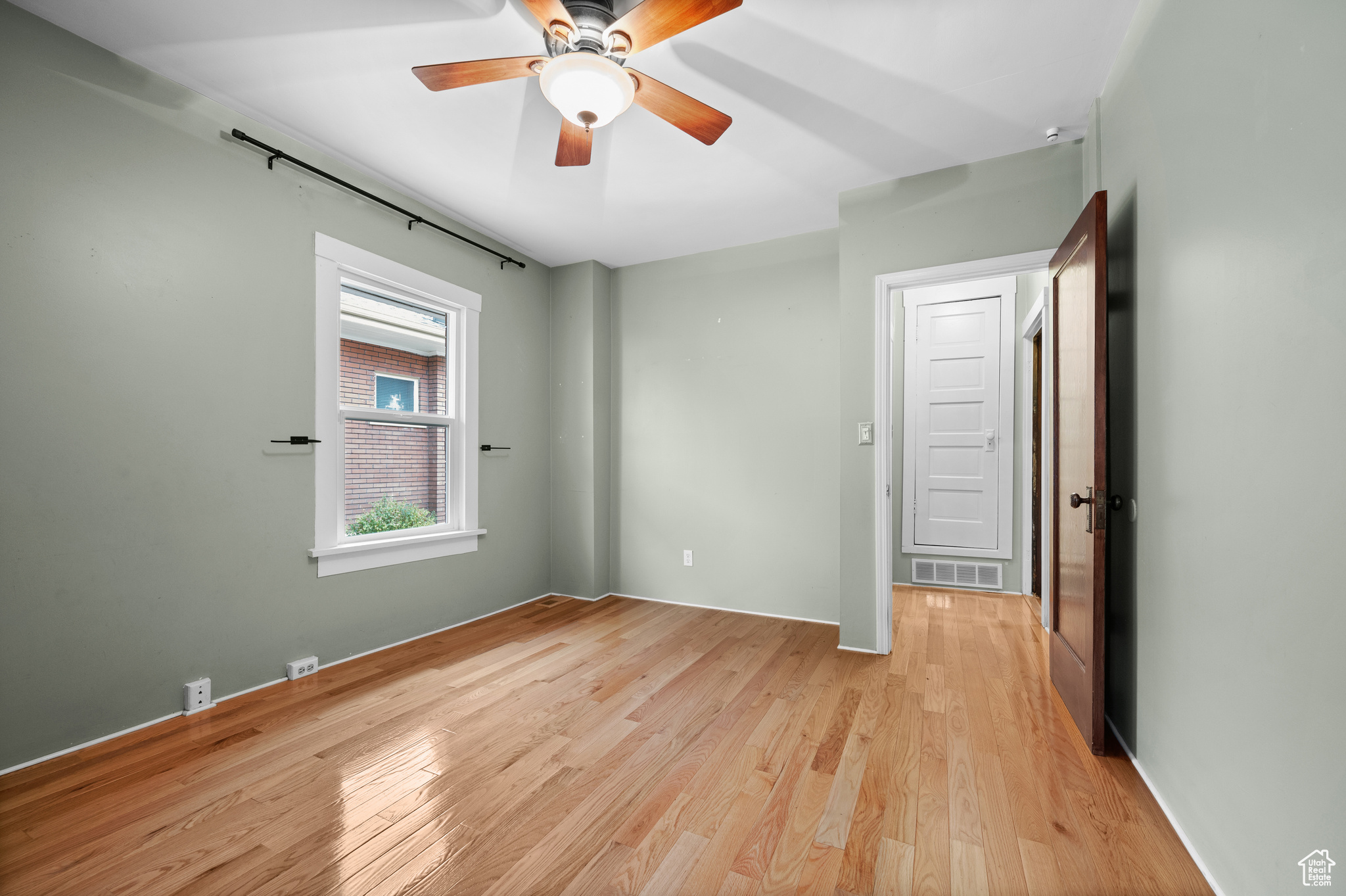447 E EDITH AVE
