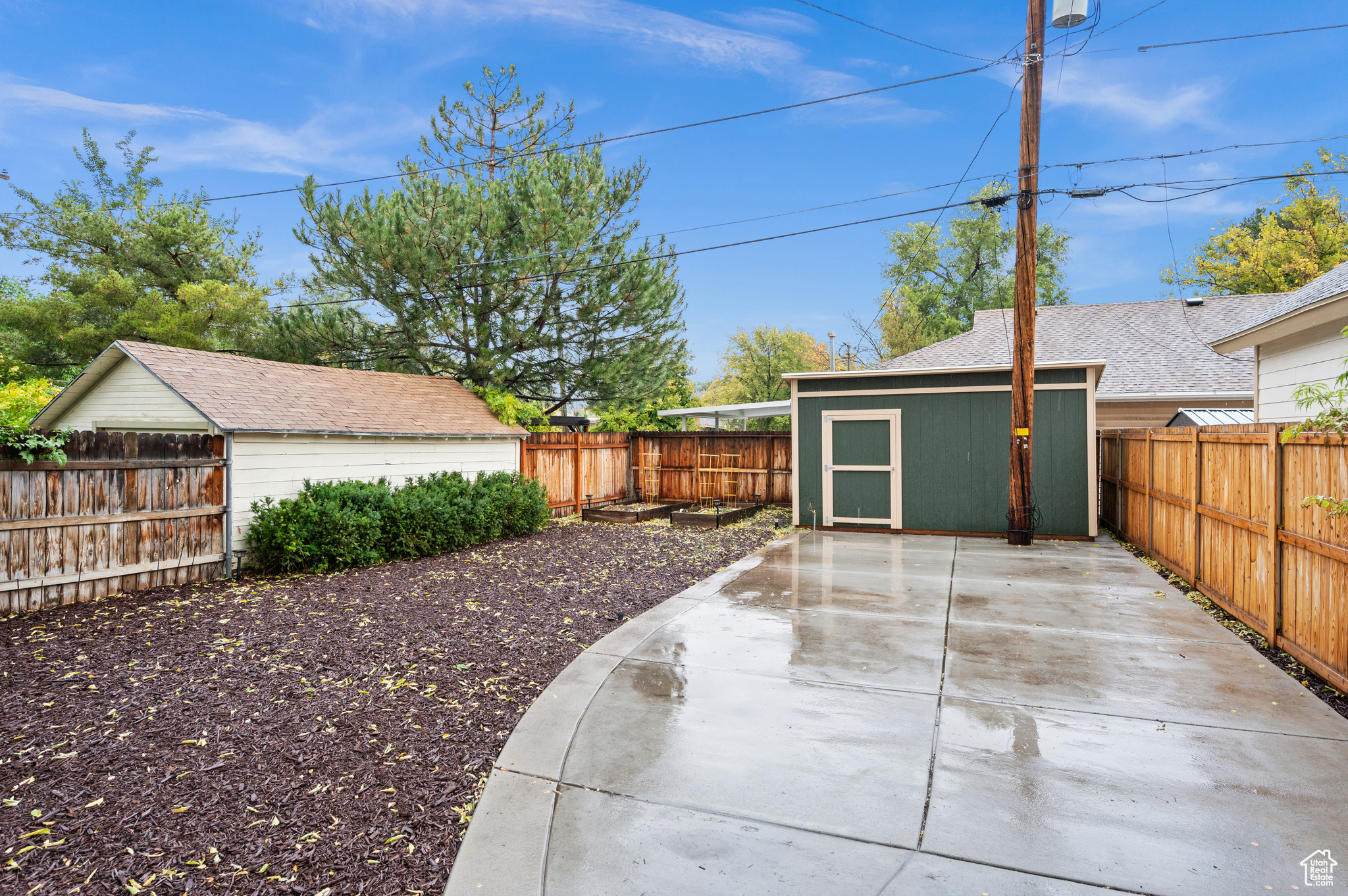 447 E EDITH AVE