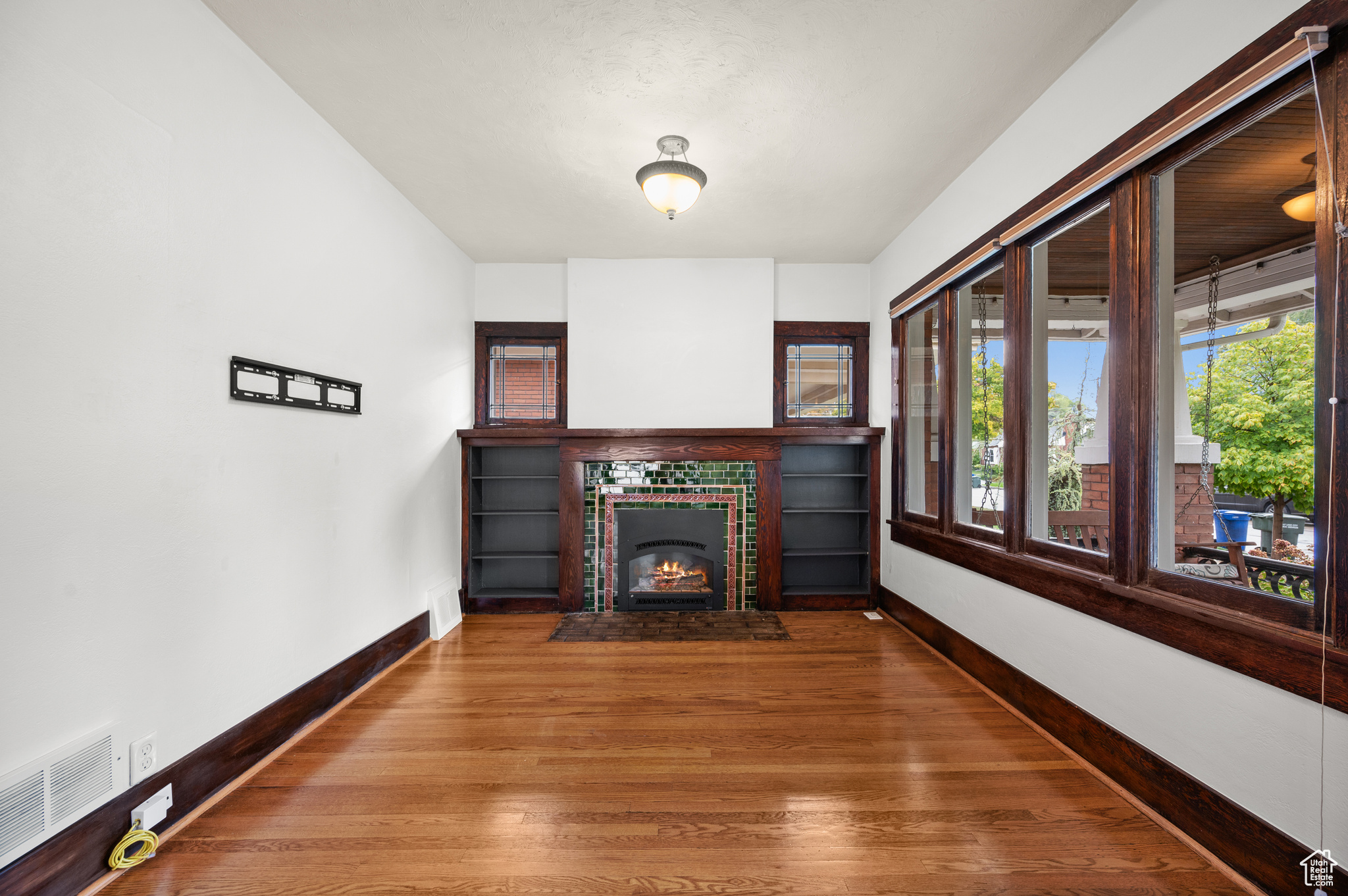 447 E EDITH AVE
