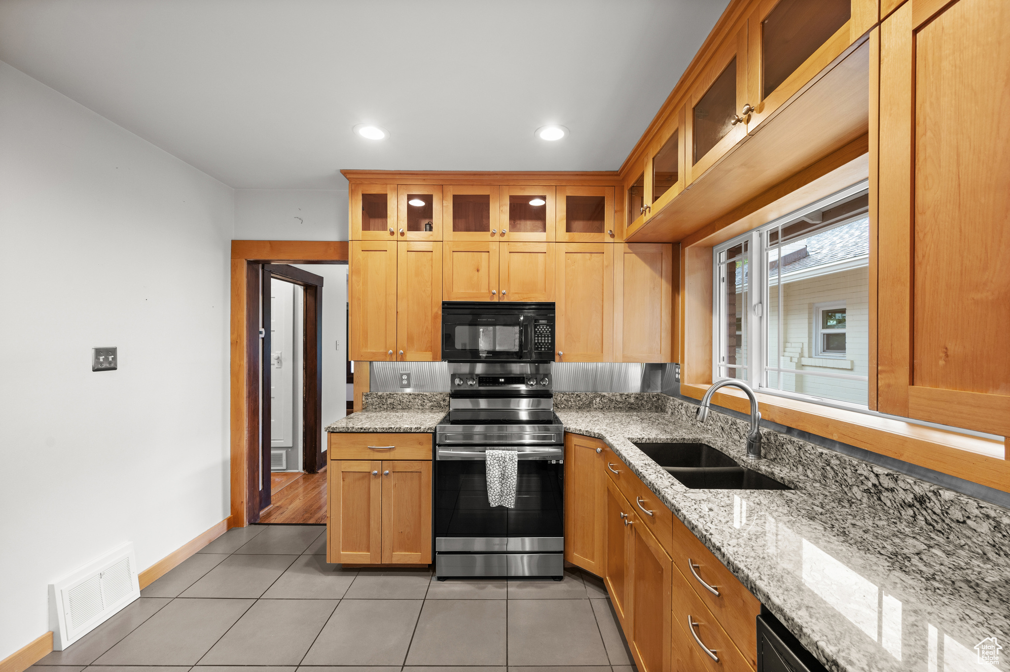 447 E EDITH AVE