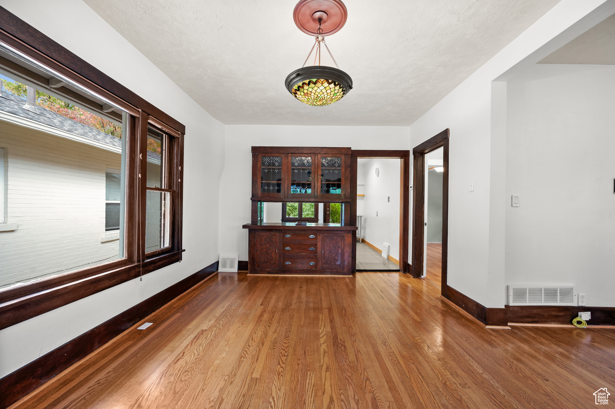 447 E EDITH AVE