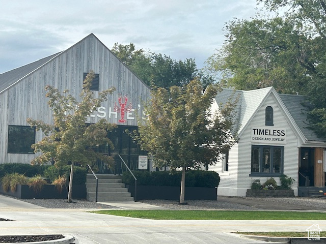 447 E EDITH AVE