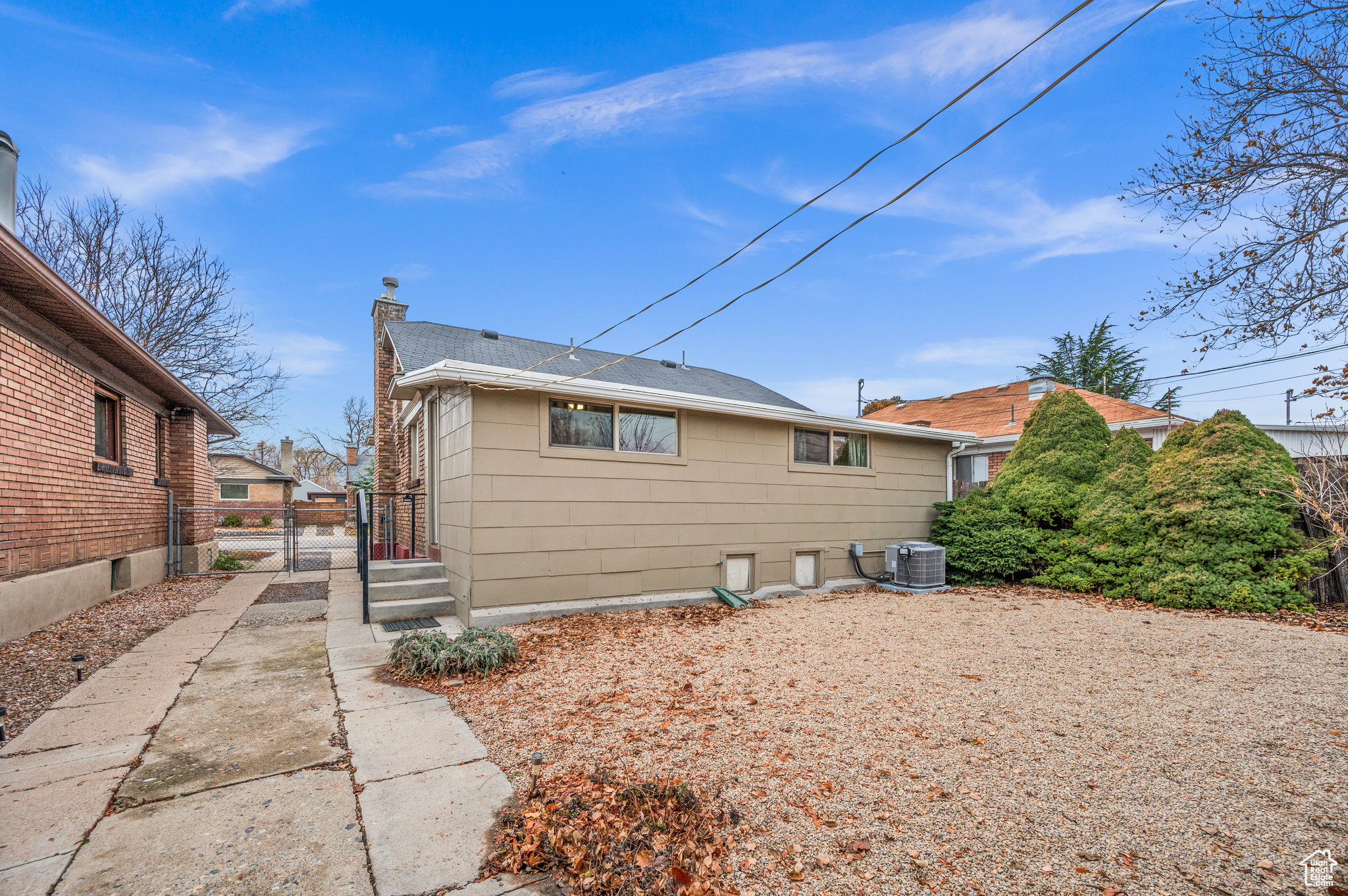 265 E RAMONA AVE
