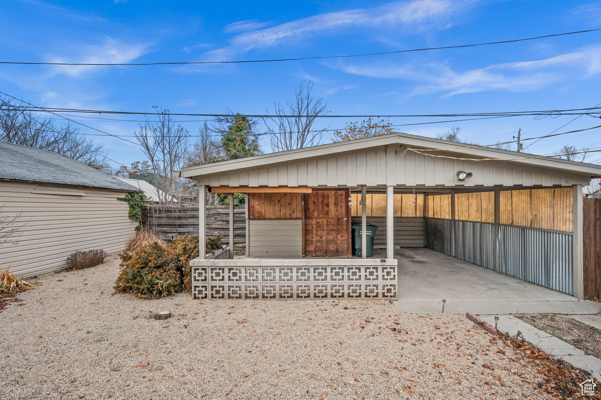 265 E RAMONA AVE
