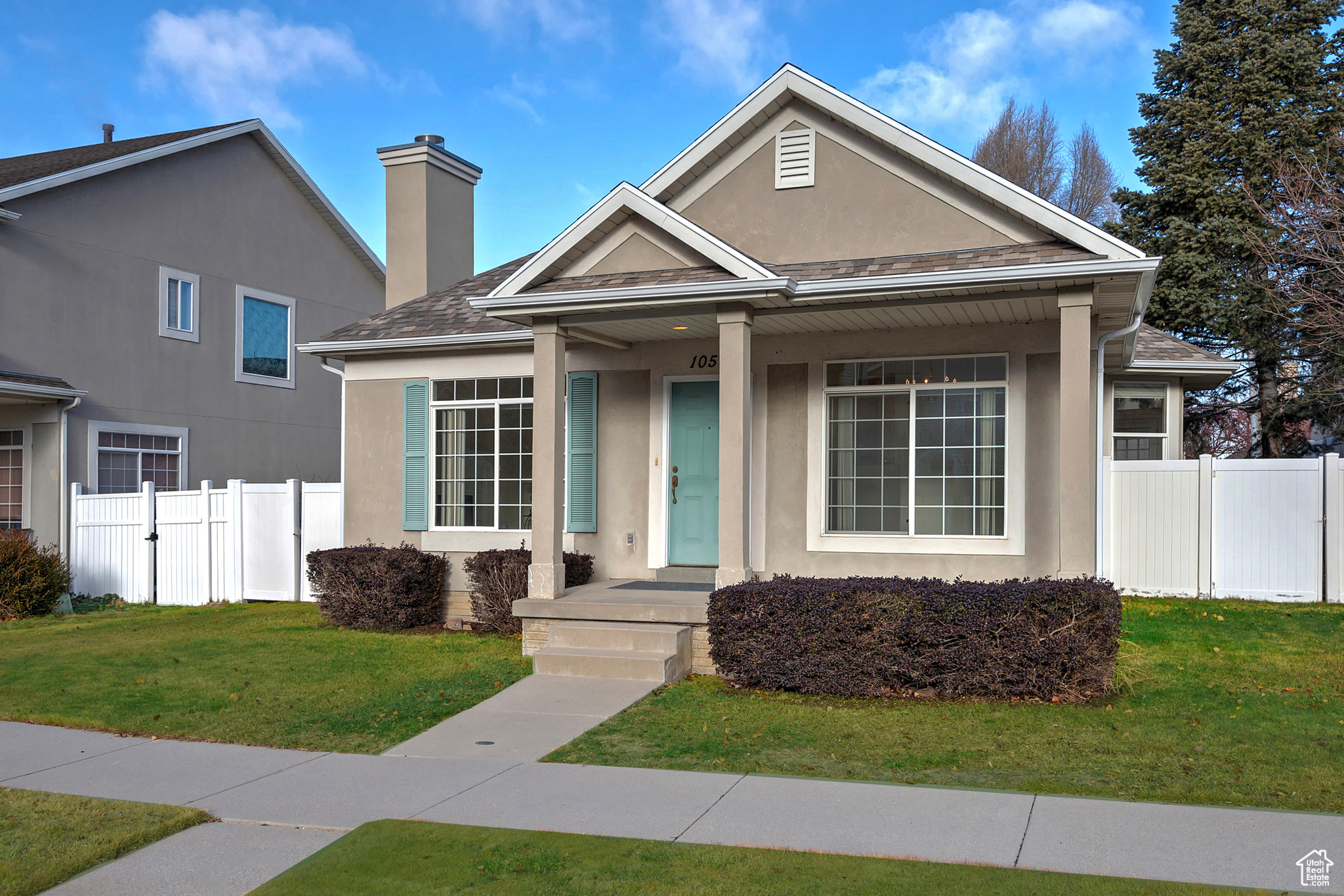 1057 E STRAW HAT LN