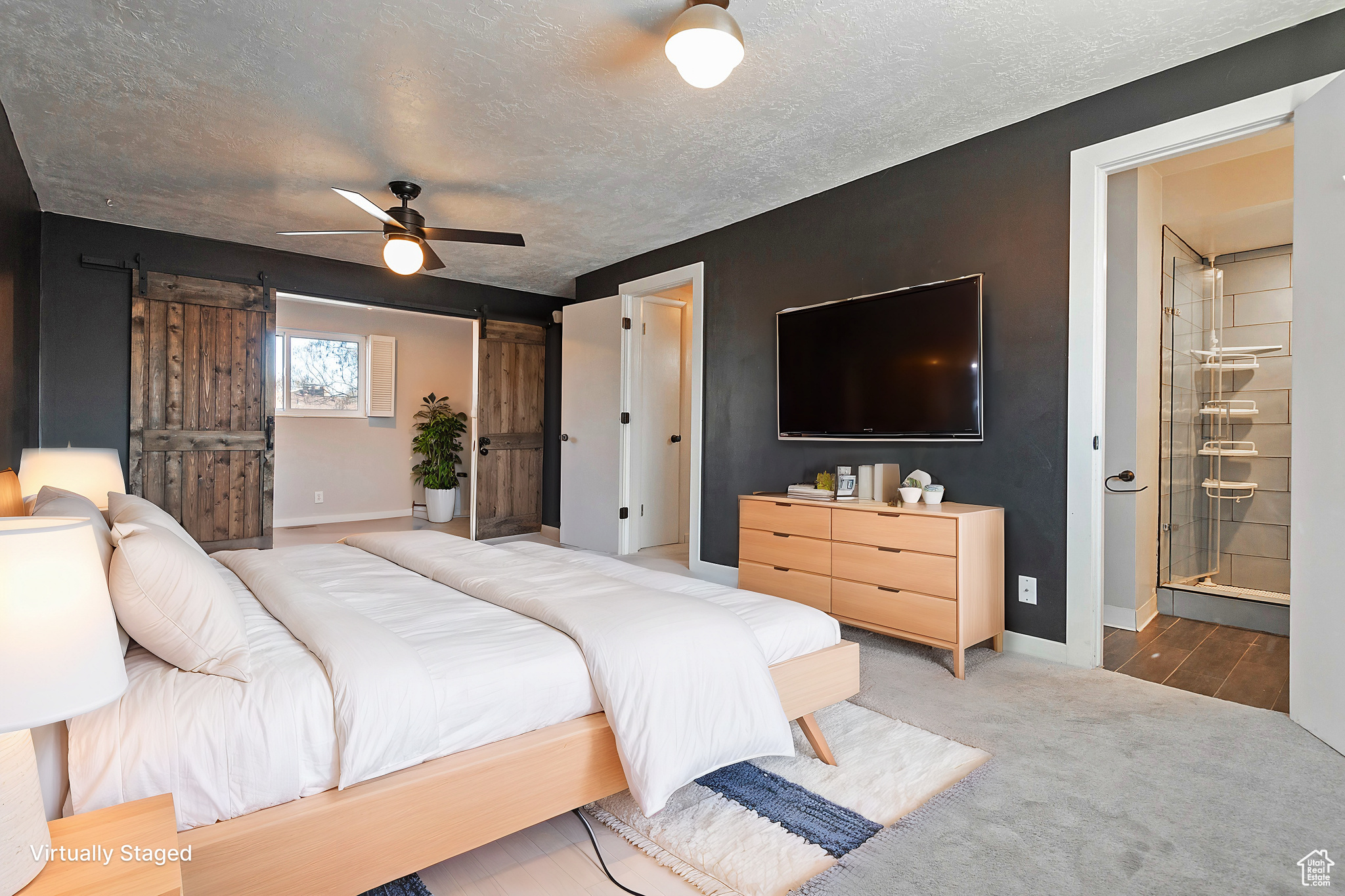 791 E PONTIAC DR