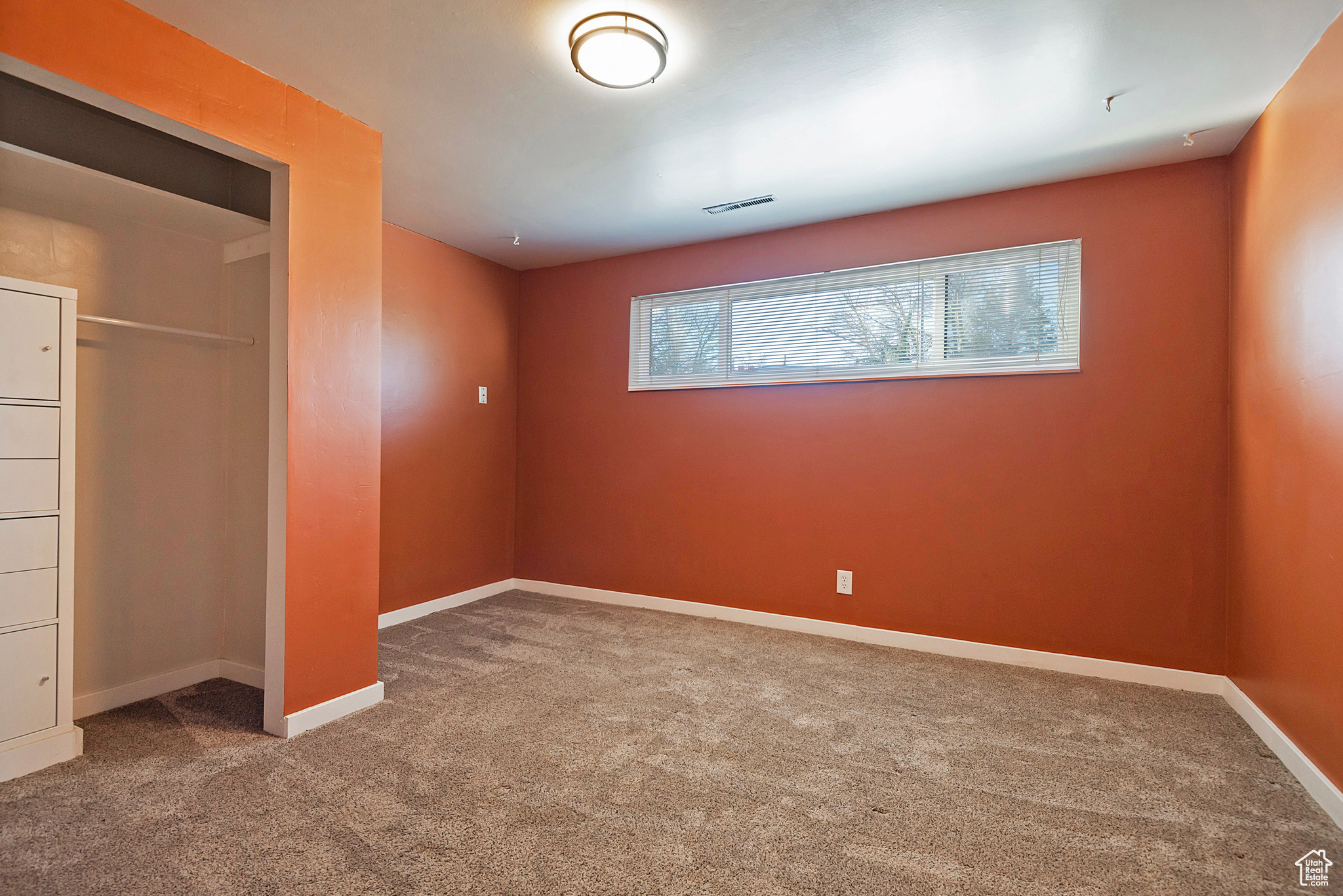 791 E PONTIAC DR