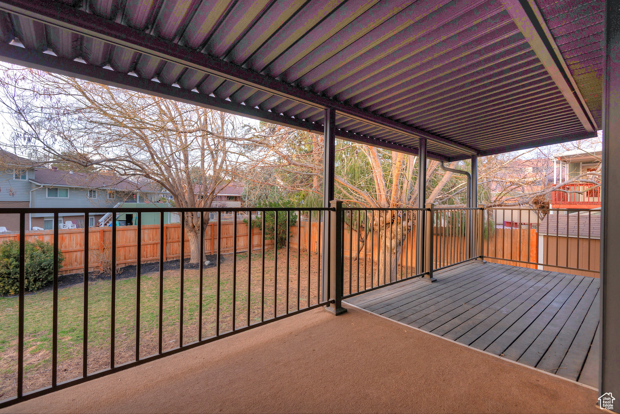 791 E PONTIAC DR